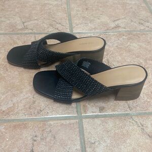 Old navy black sandal